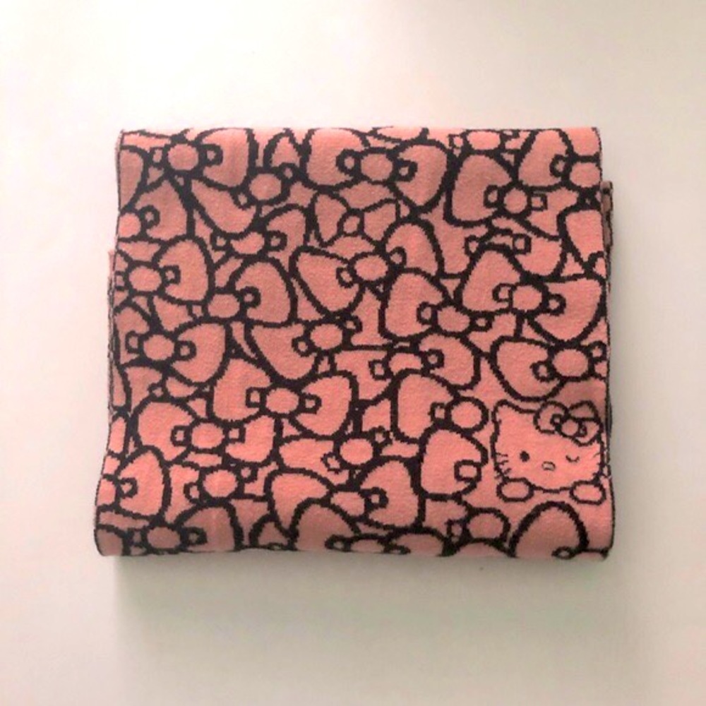 Hello Kitty Scarf